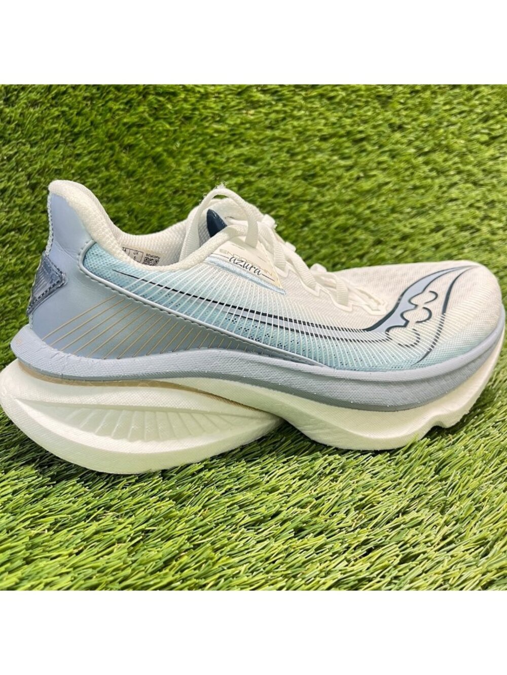 Saucony Endorphin Azura Womens Size 7 White Blue Athletic Running Shoes Sneakers